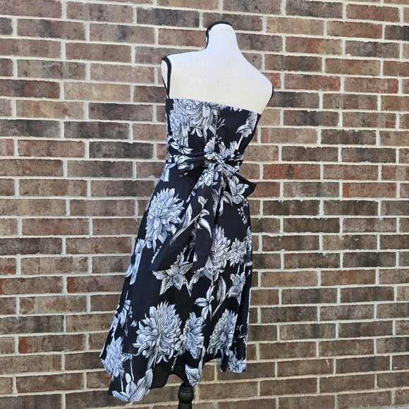 White House Black Market Strapless Black and White Floral Dress - Picture 5 of 7